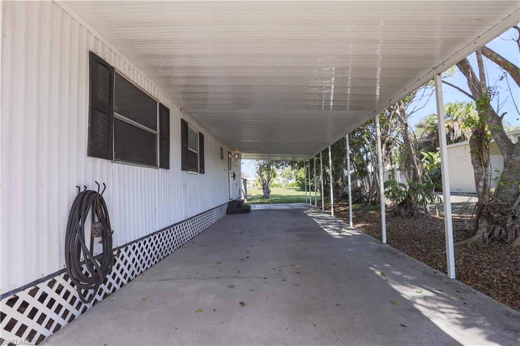 893 Manatee RD