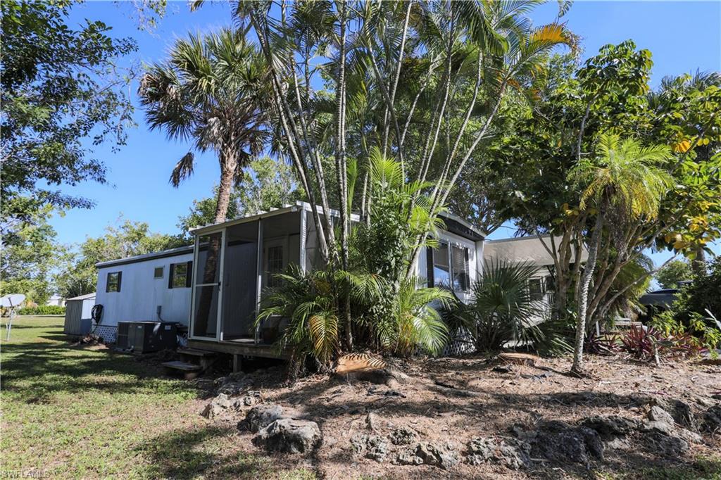 893 Manatee RD