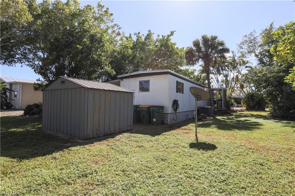 893 Manatee RD