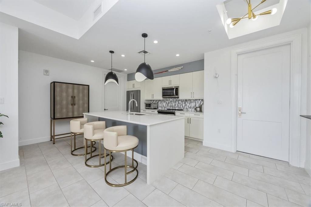 1111 Central AVE # 401