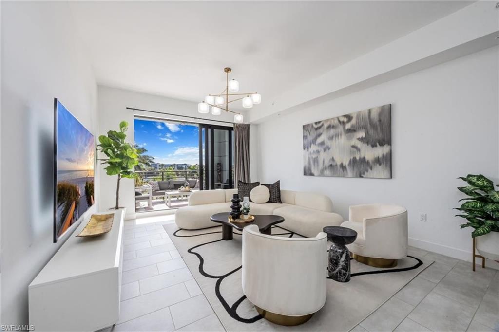 1111 Central AVE # 401