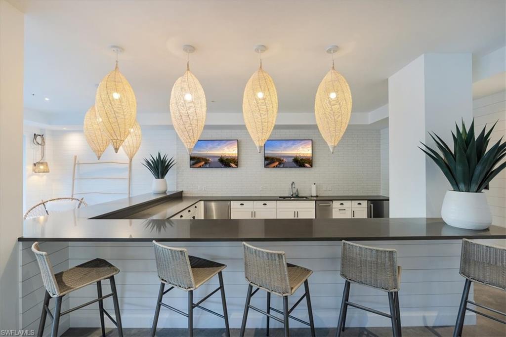 1111 Central AVE # 401