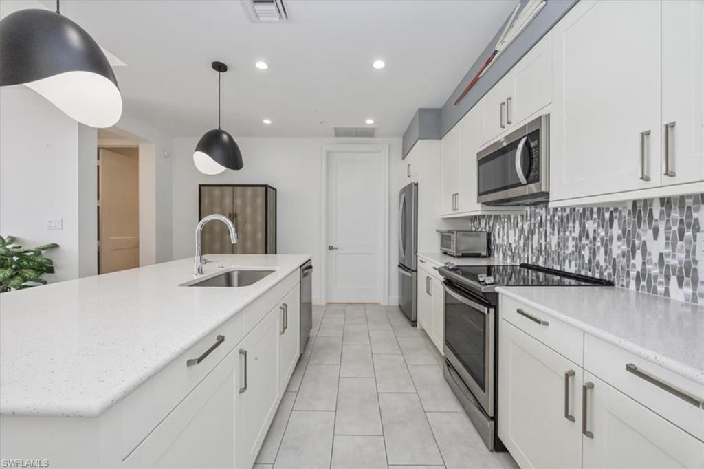 1111 Central AVE # 401