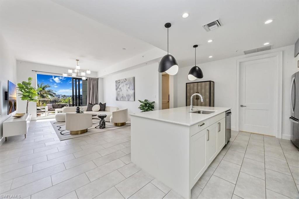 1111 Central AVE # 401