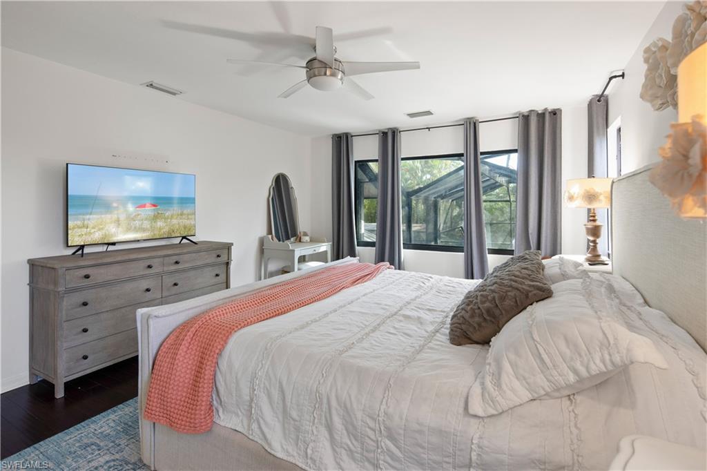 5900 Cypress Hollow WAY