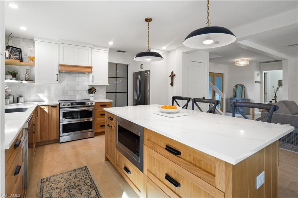 5900 Cypress Hollow WAY