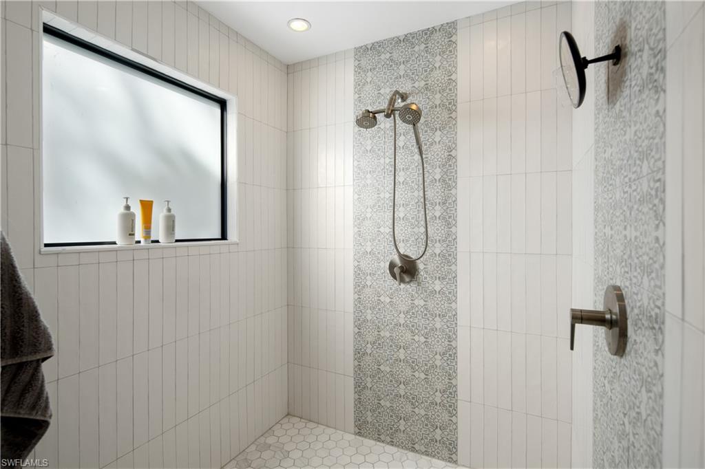 5900 Cypress Hollow WAY