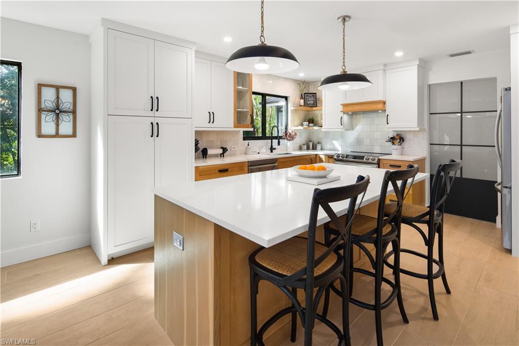 5900 Cypress Hollow WAY