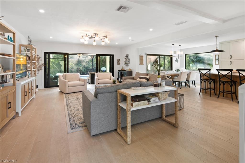 5900 Cypress Hollow WAY