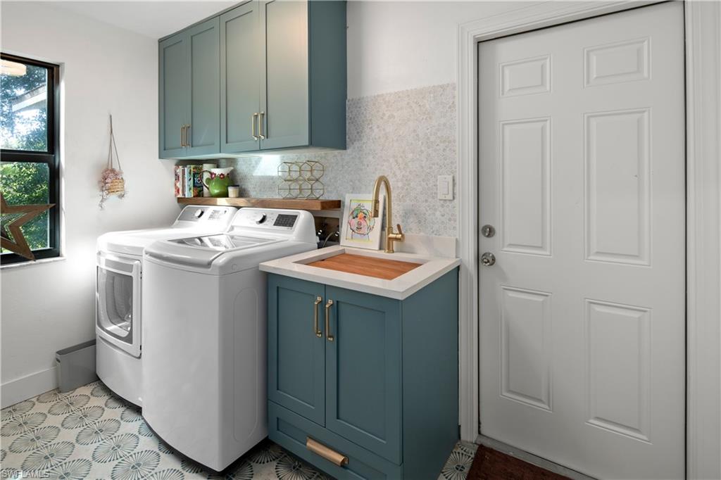 5900 Cypress Hollow WAY