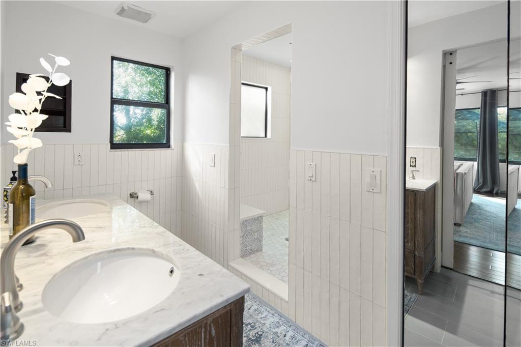 5900 Cypress Hollow WAY