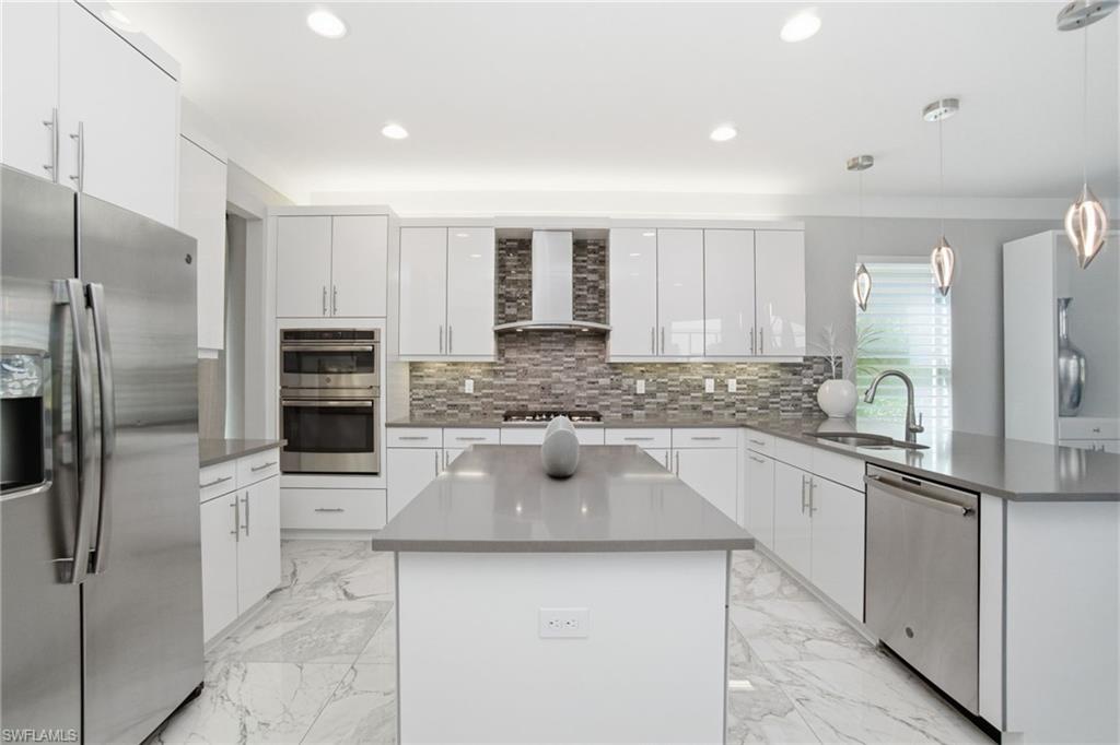 4654 Kensington CIR