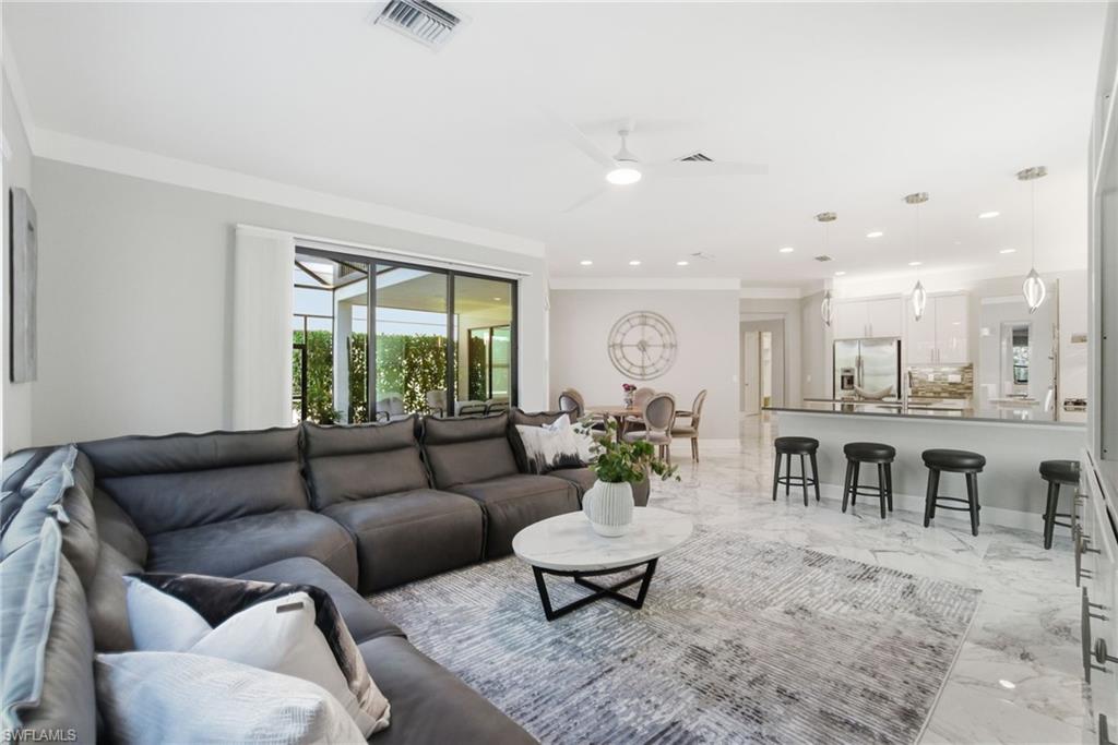 4654 Kensington CIR