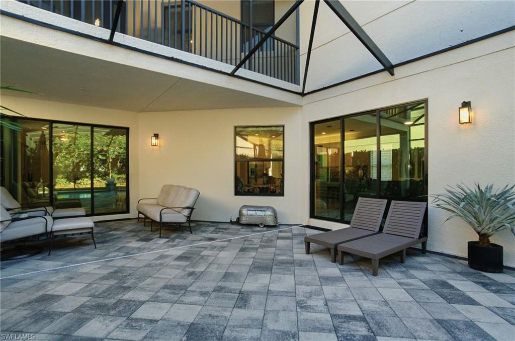 4654 Kensington CIR