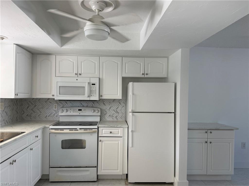 3318 Del Prado BLVD S