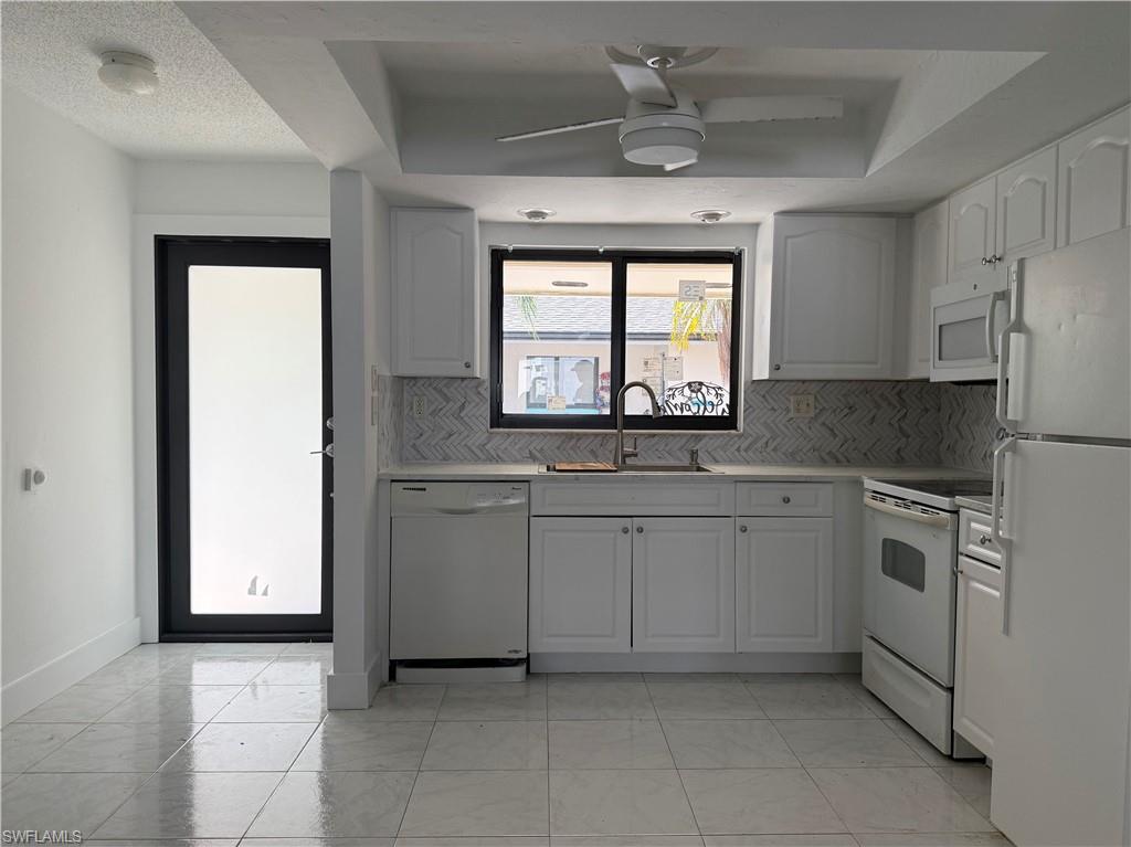 3318 Del Prado BLVD S