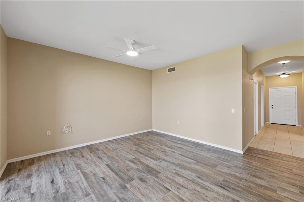 10460 Washingtonia Palm WAY # 1327