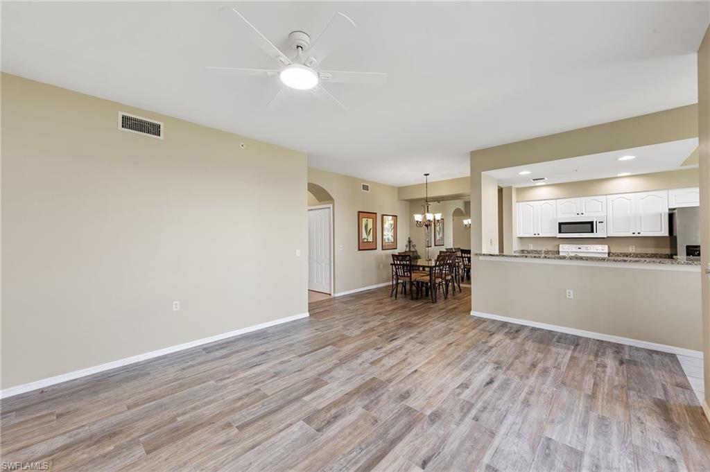 10460 Washingtonia Palm WAY # 1327