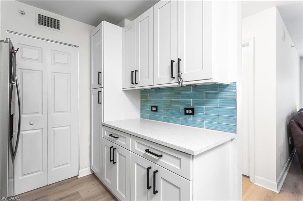 8940 Colonnades CT E 713
