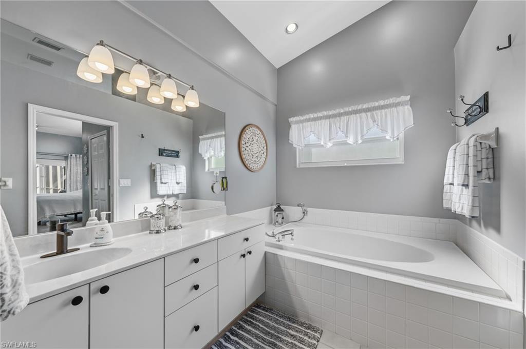 18048 Horseshoe Bay CIR