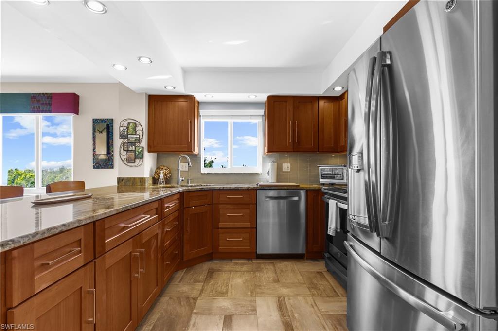 345 Mango ST 406
