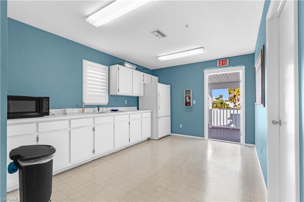 345 Mango ST 406
