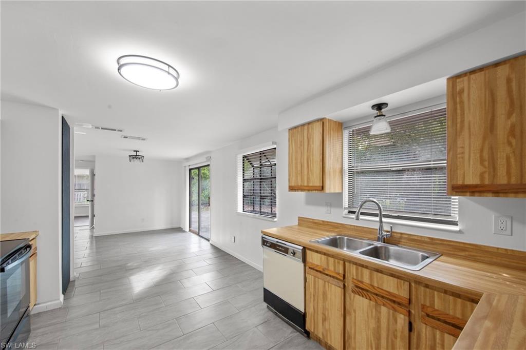 7280 Captiva BLVD