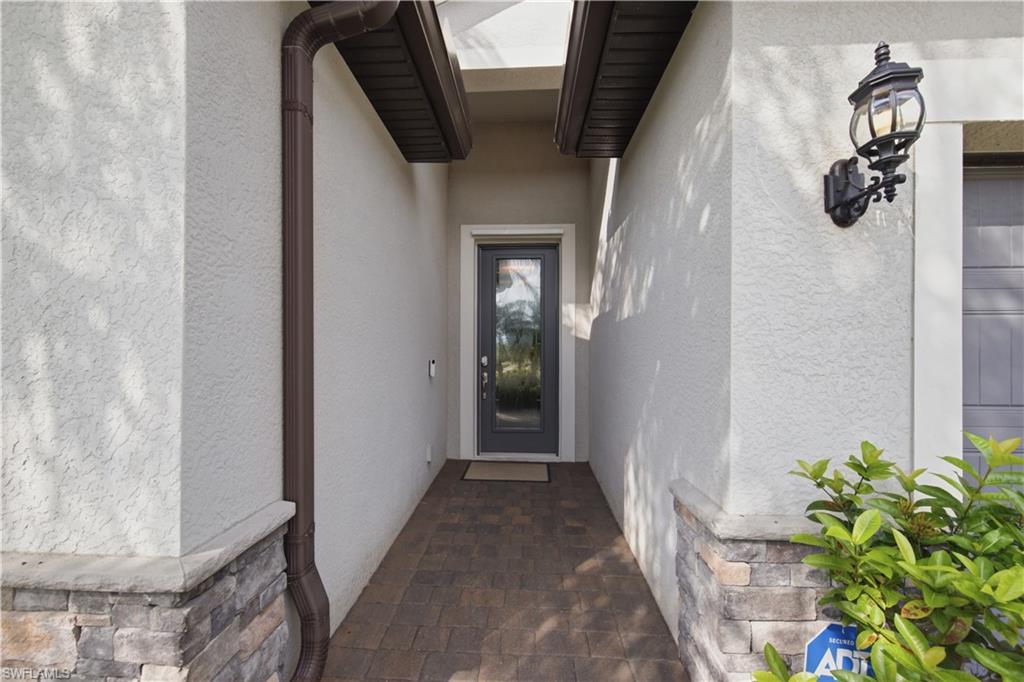 19584 Utopia LN