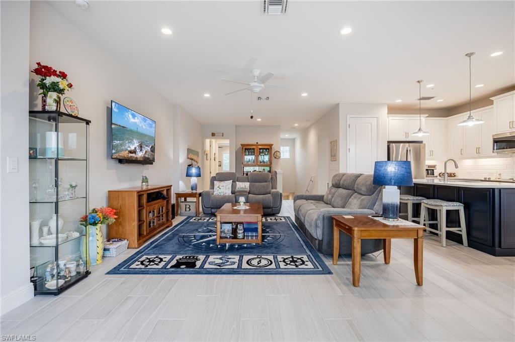2555 Seychelles DR 406