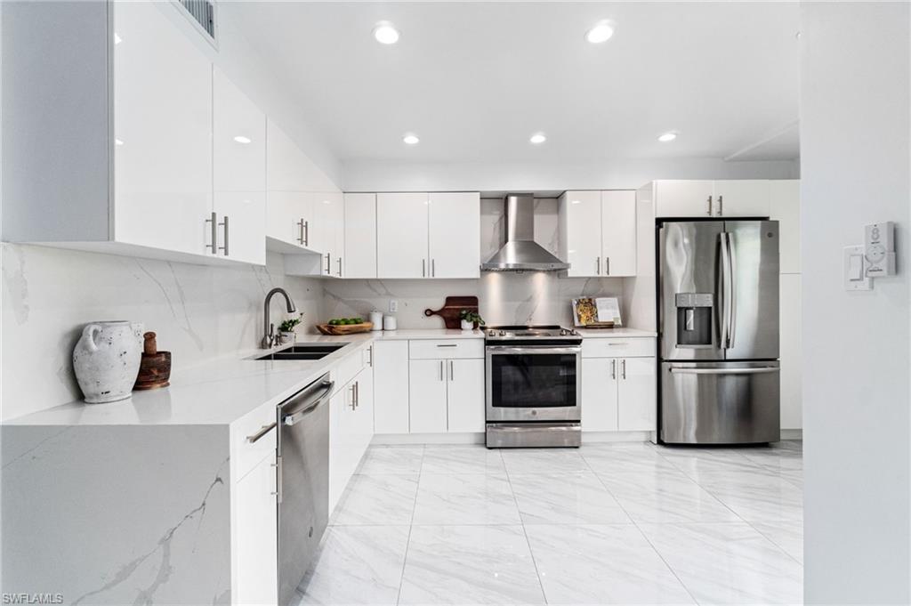 995 9th AVE S 4