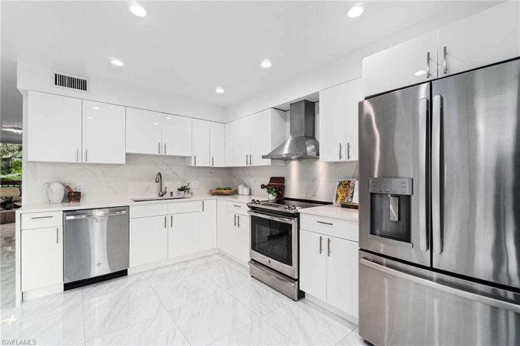 995 9th AVE S 4