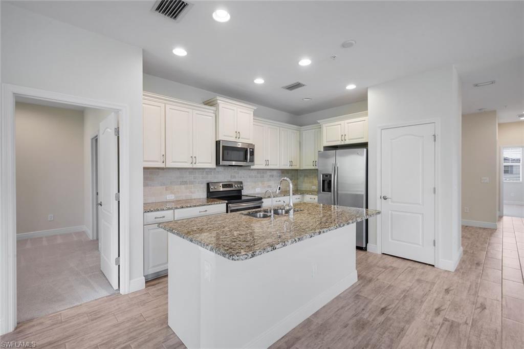 2343 Sheen LN 405