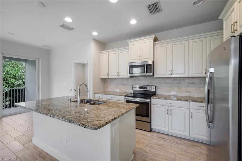 2343 Sheen LN 405