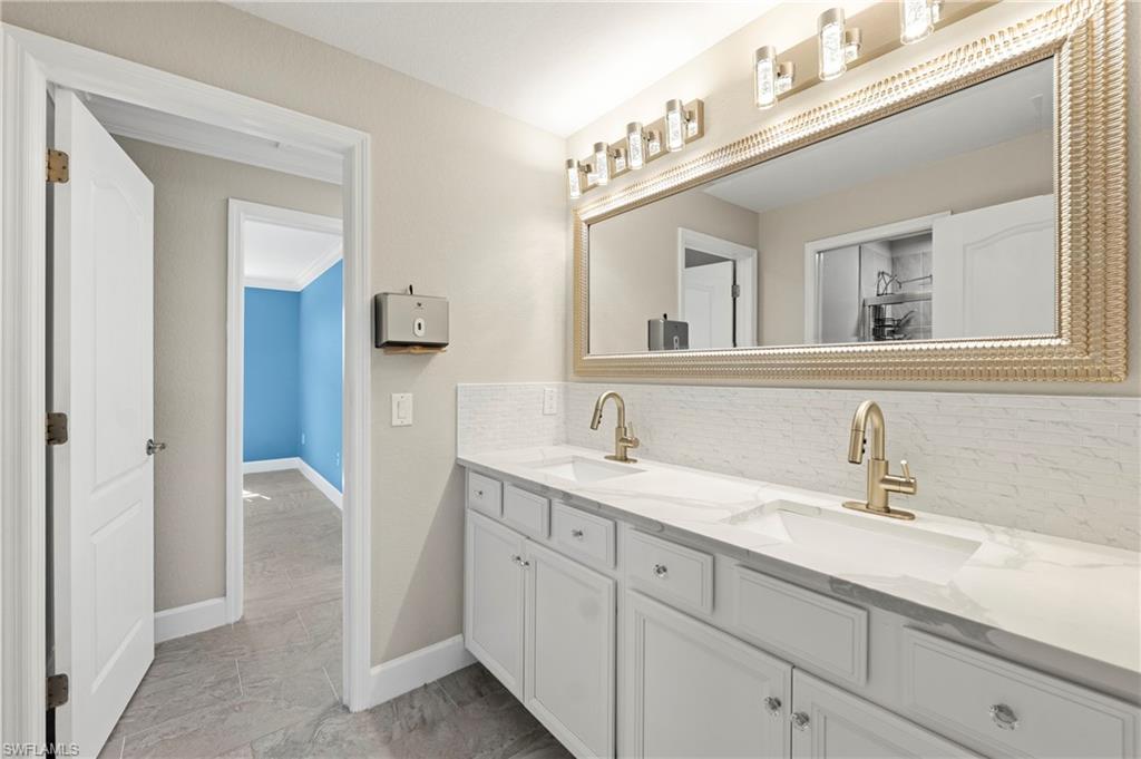11905 Hickory Estate CIR