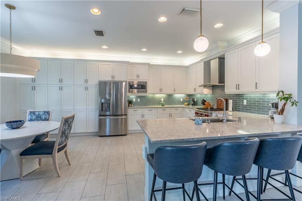 4347 Aurora ST
