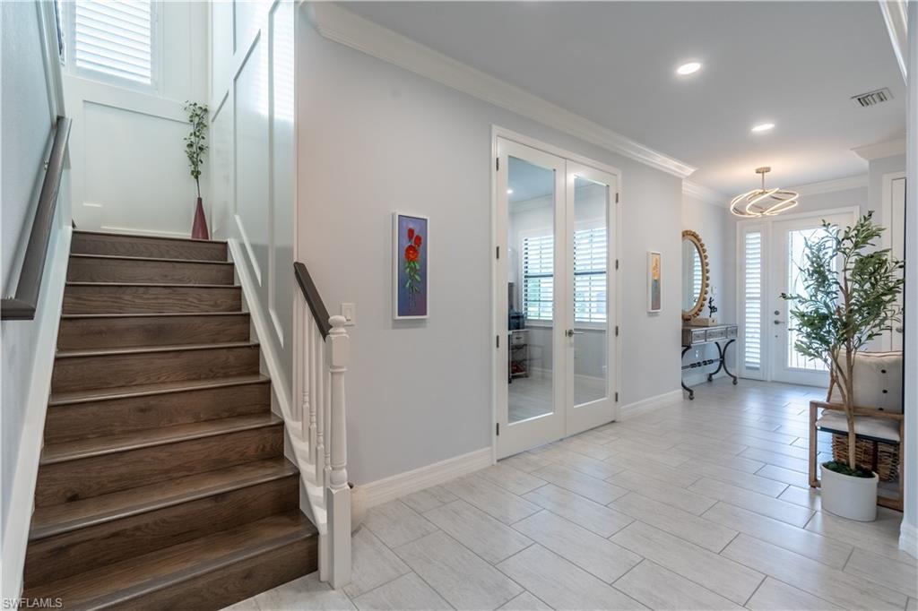 4347 Aurora ST