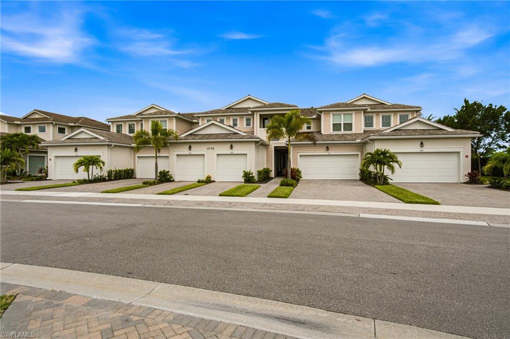 4596 Arboretum CIR 202