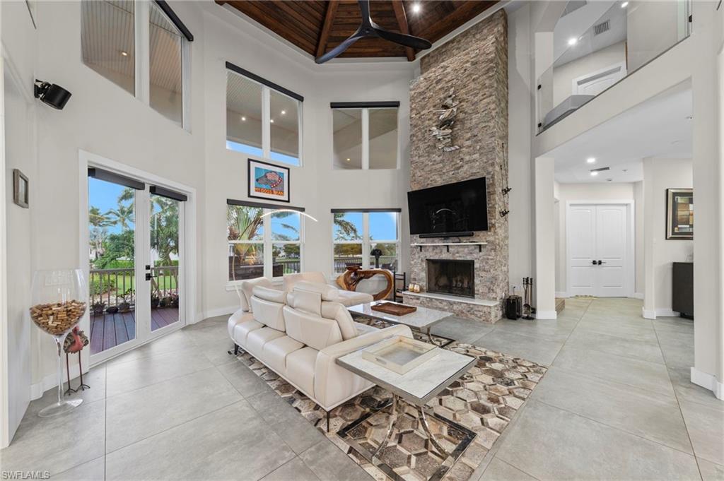 18130 Parkridge CT