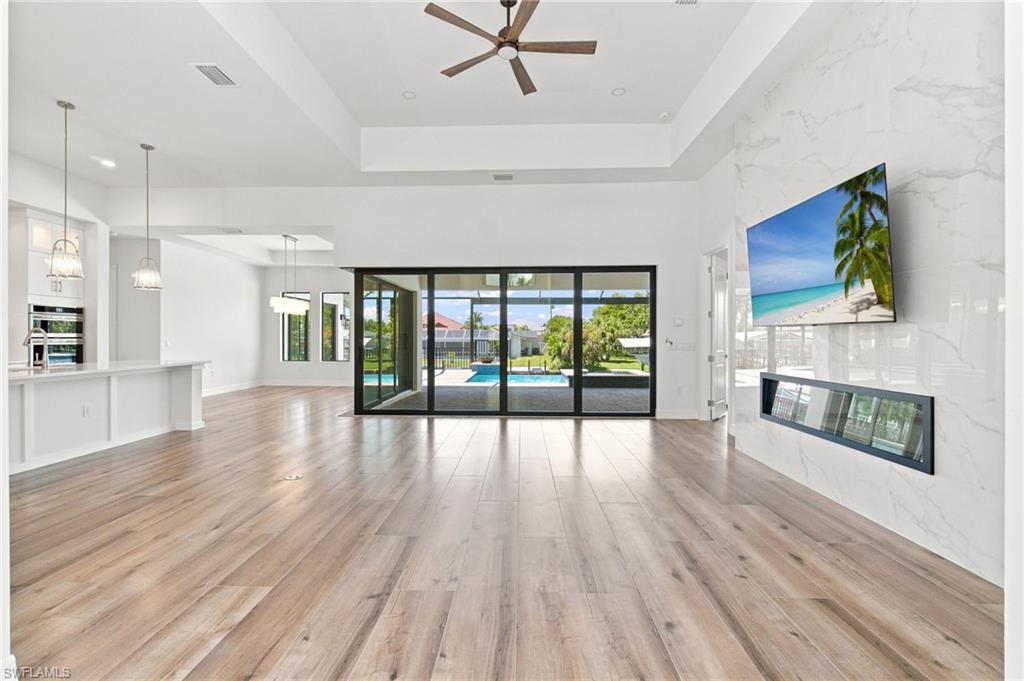 5322 Bayshore AVE