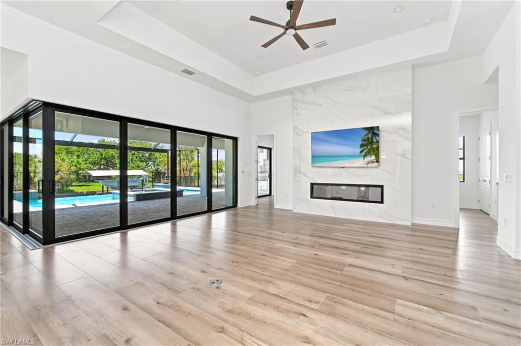 5322 Bayshore AVE