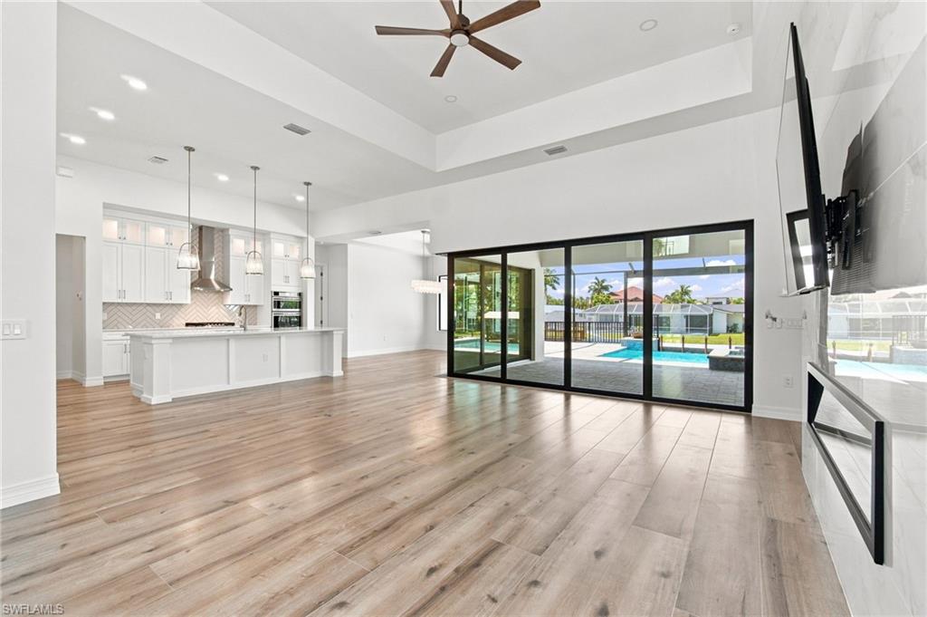 5322 Bayshore AVE