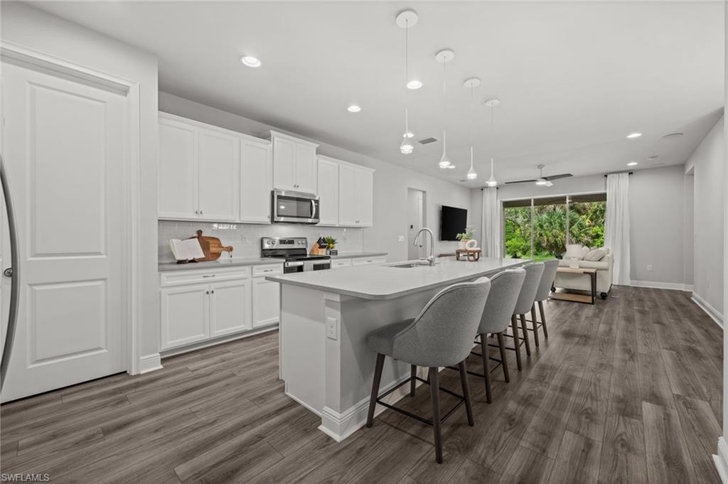 3849 Helmsman DR