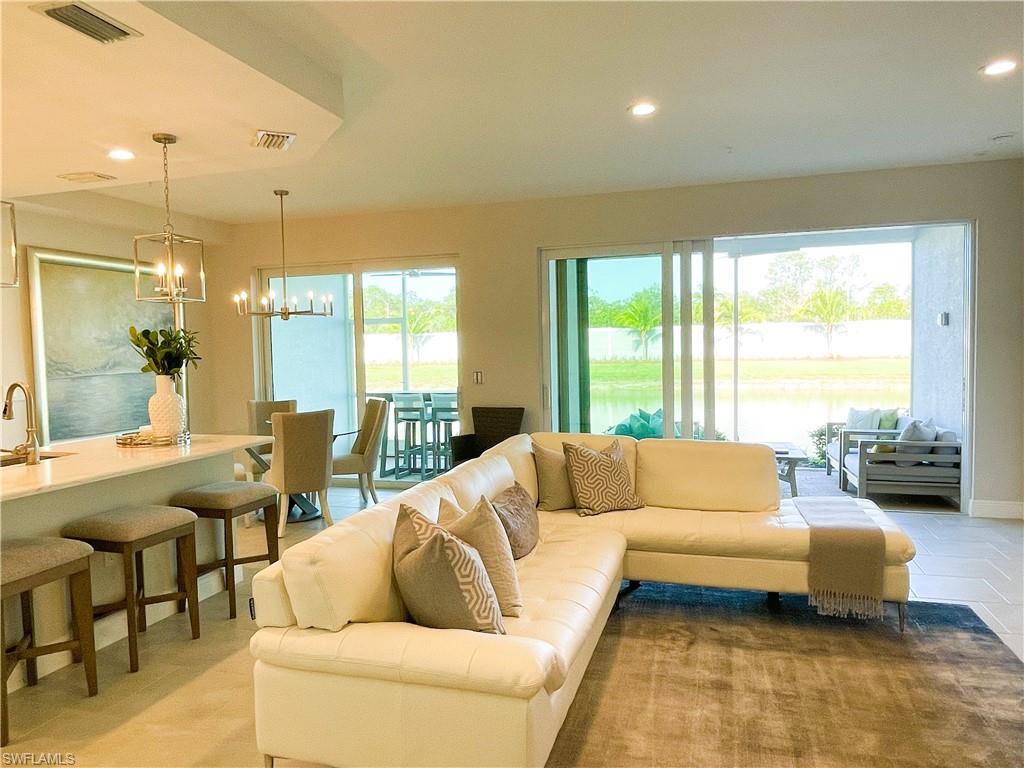 2555 Seychelles DR 402