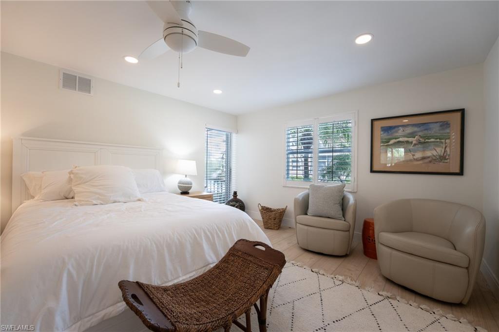 360 10th AVE S B100