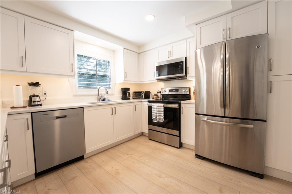360 10th AVE S B100