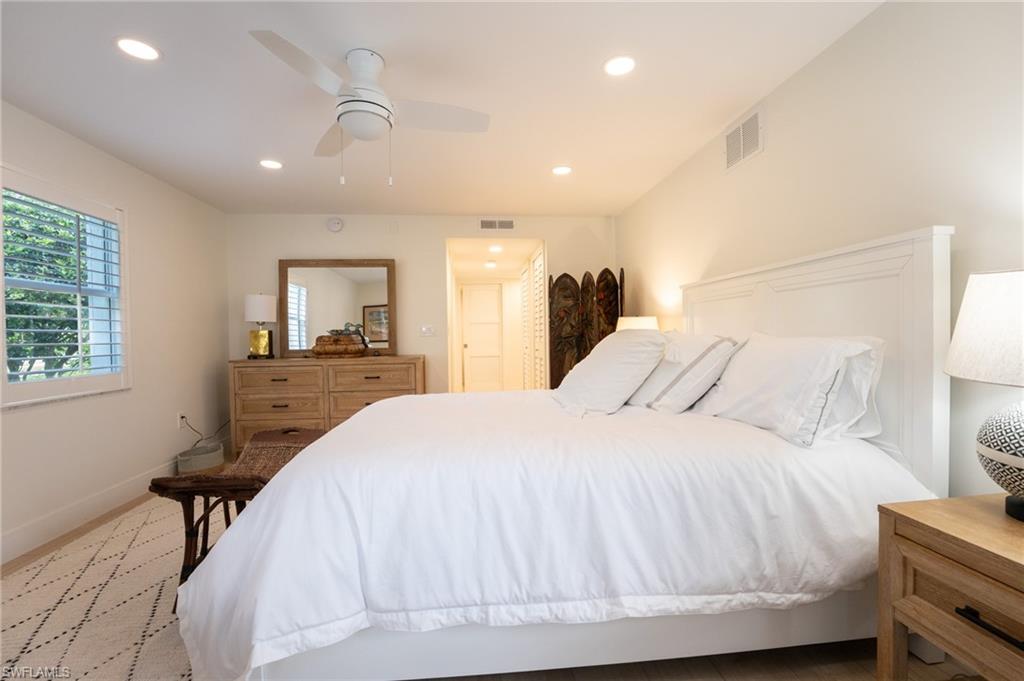 360 10th AVE S B100