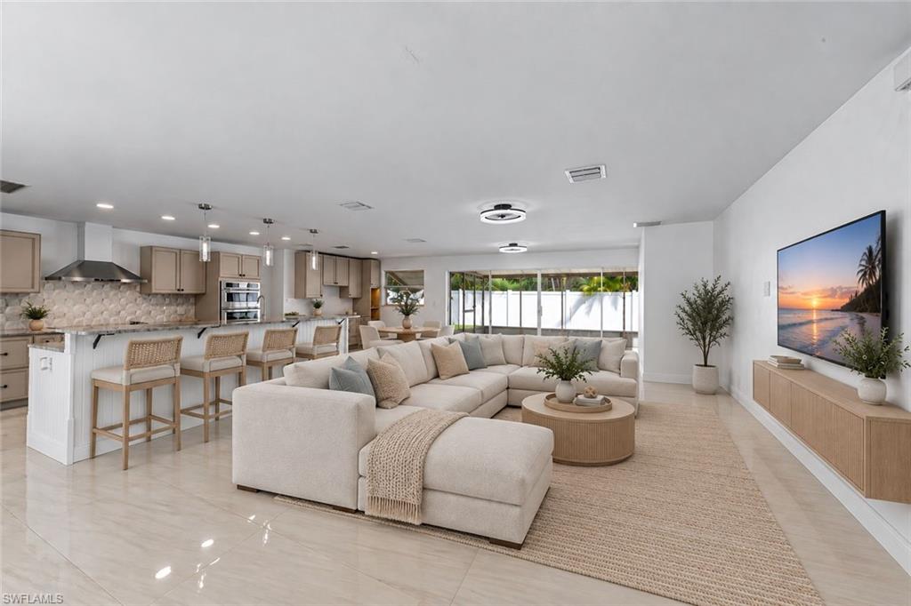971 Town And River DR