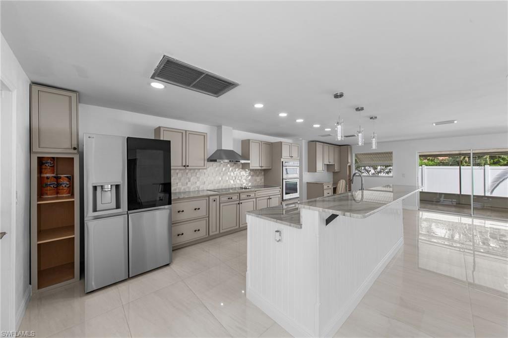 971 Town And River DR