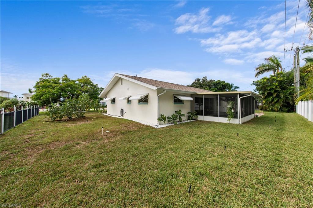 971 Town And River DR