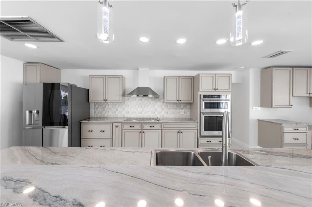971 Town And River DR